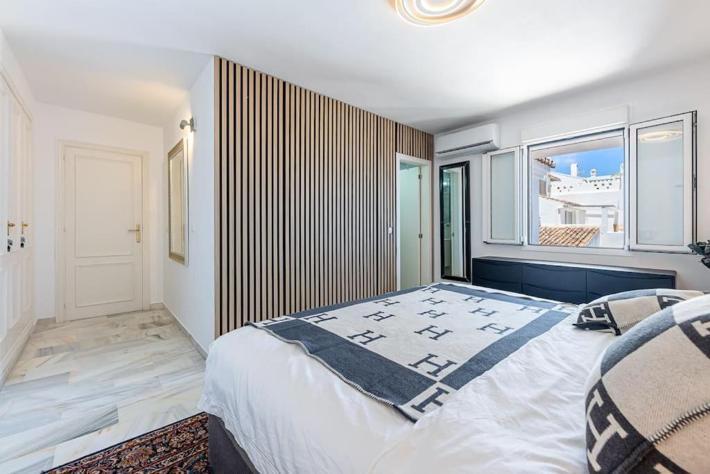 Modern 3 Bedroom In Puerto Banus With Sea Views Marbella